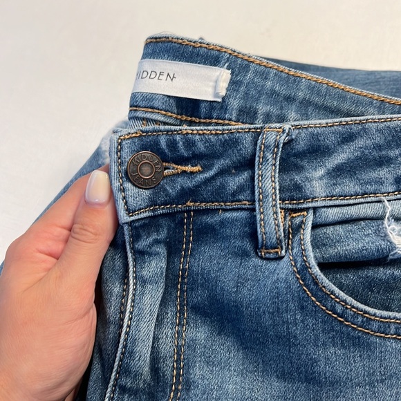 Hidden Denim Distressed Skinny Jeans - Picture 6 of 11